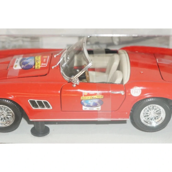 Hot Wheels Ferrari 250 GT 1:18 60th Anniversary - Picture 10 of 13